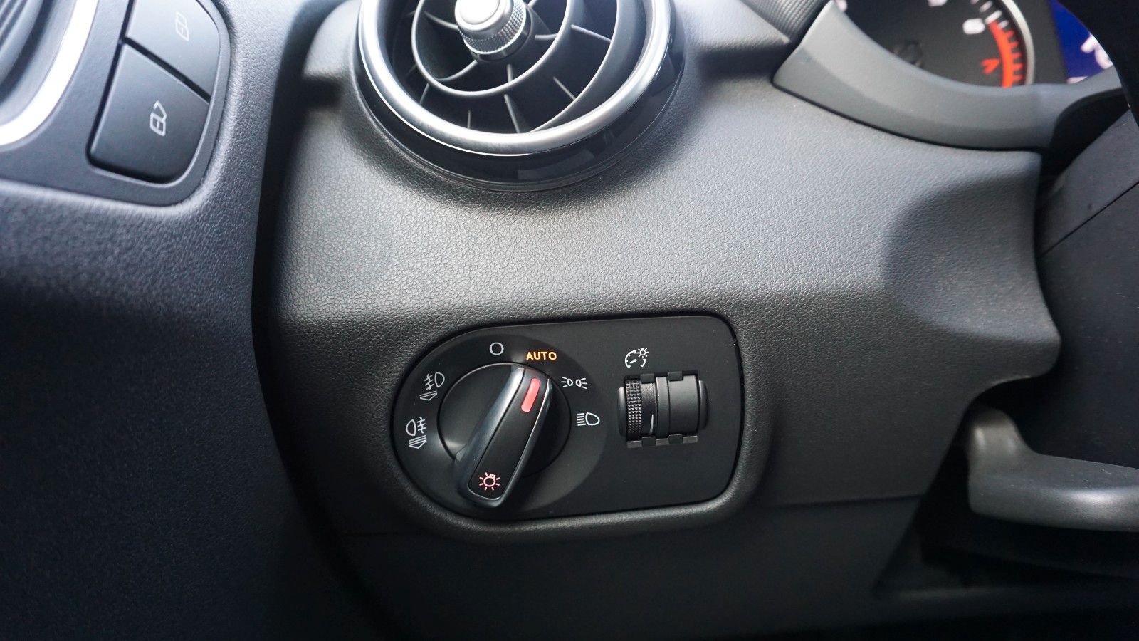 Fahrzeugabbildung Audi A1 Sportback design Xenon, SH, SD, PDC, HU NEU