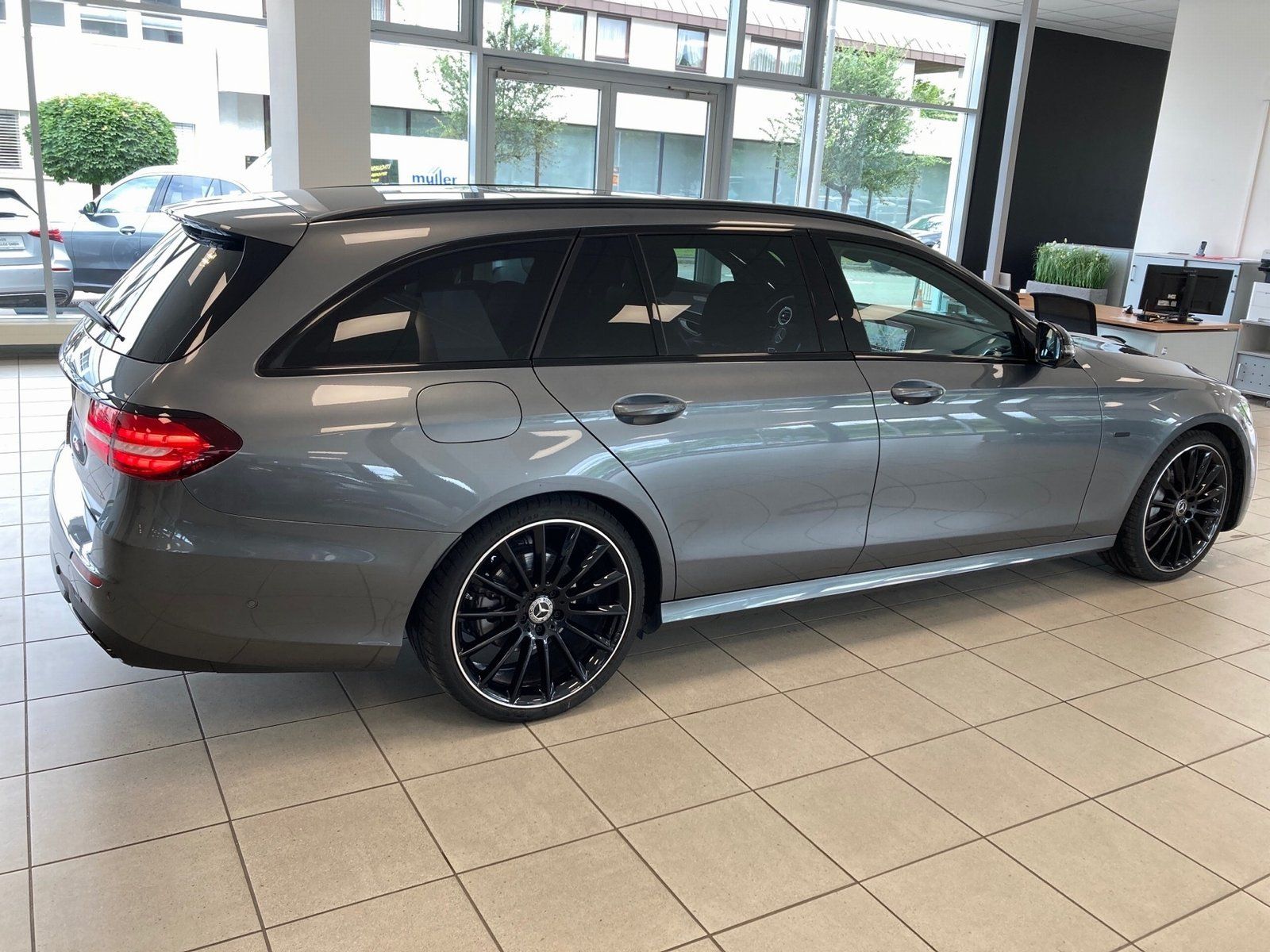 Fahrzeugabbildung Mercedes-Benz E 200 T Night Edition AMG*Pano*360*Burmester*LED