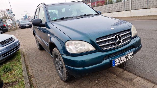 Mercedes-Benz ML 230