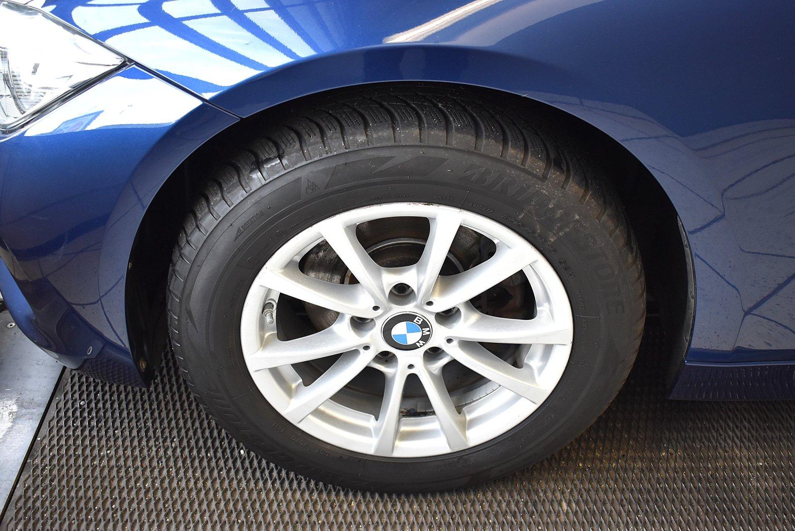 BMW 318d Advantage Steptronic *LED*Navi*Leder*AHK