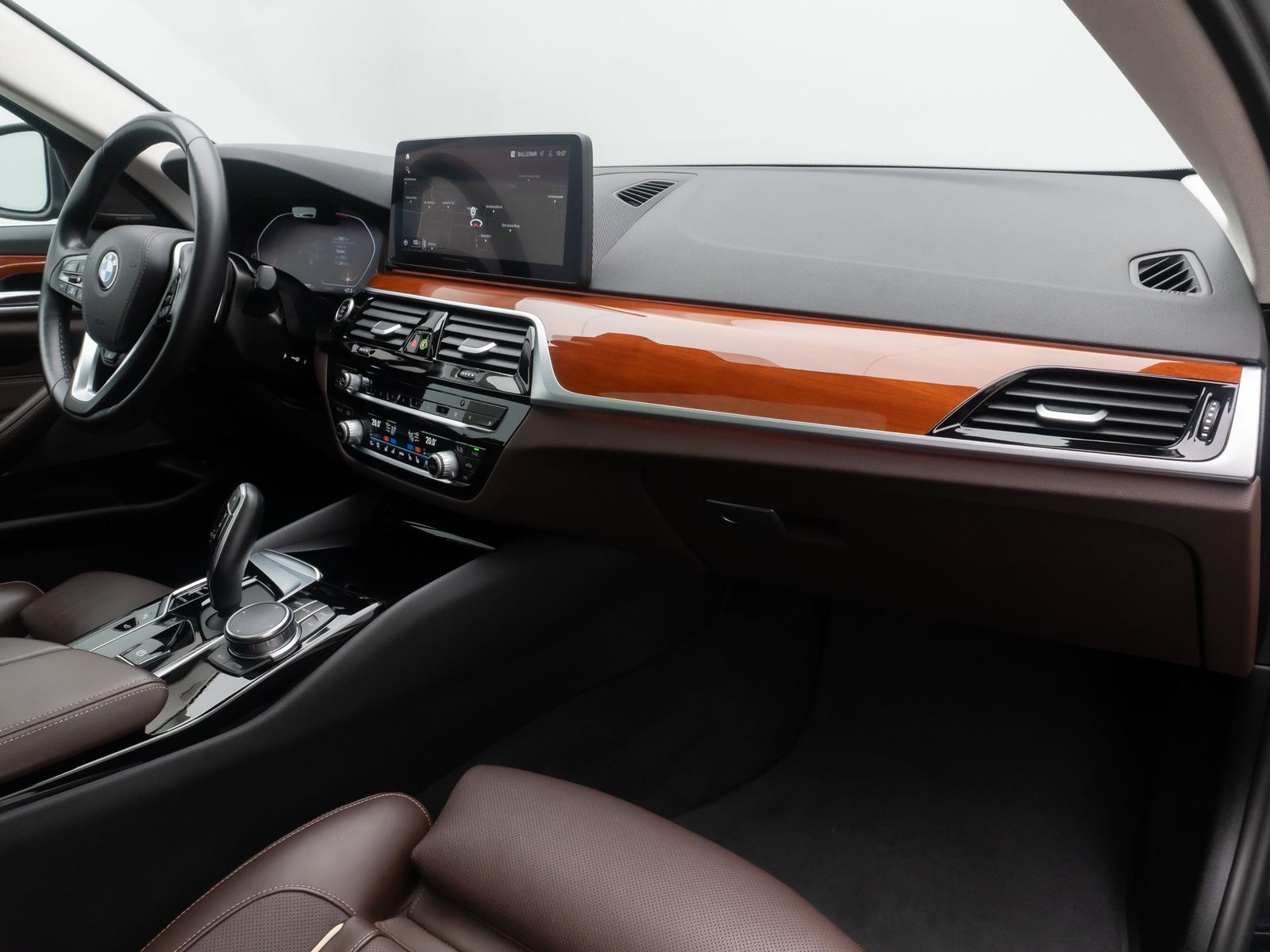 Fahrzeugabbildung BMW 540d xD ACC Laser HUD DAB Panorama H/K Belüftung