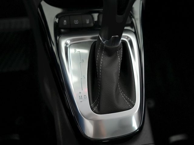 Crossland ELEGANCE AT+NAVI+RÜCKFAHRKAMERA+SITZ-/