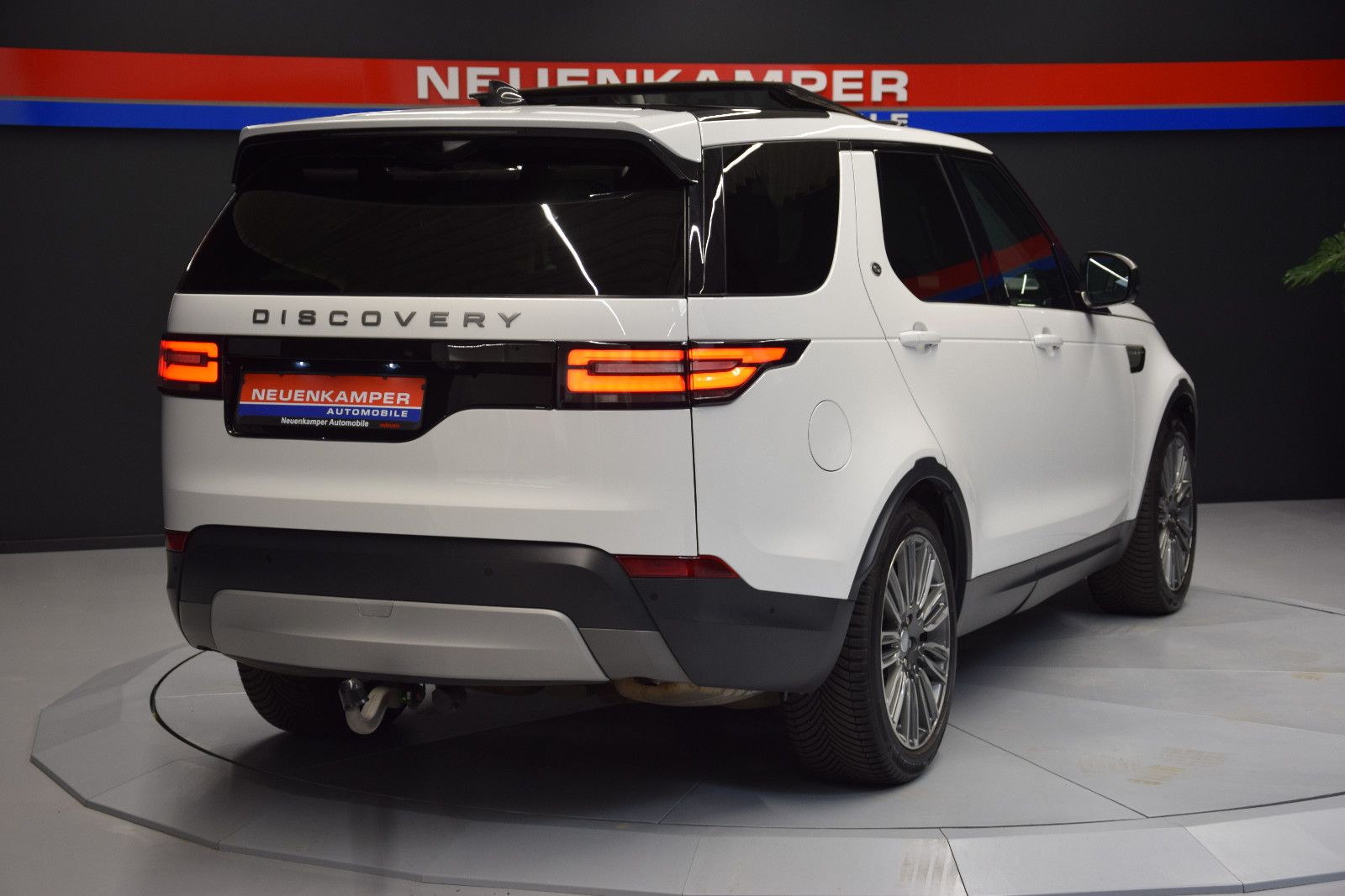Fahrzeugabbildung Land Rover Discovery 5 HSE SDV6 Pano 7. Sitze Meridian 360°