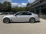 BMW 750xd M Sport -HUD-Schiebeda-Massage-Softcl-360K - silberne BMW 750