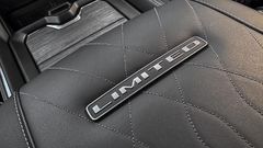 Fahrzeugabbildung Dodge RAM 1500 CrewCab 5.7 HEMI Limited Night MY 2026