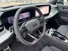 AUDI Q3 TDI SUV S-LINE /PANO/ALCANTARA AUDI Q3 TDI SUV S-LINE /PANO/ALCANTARA