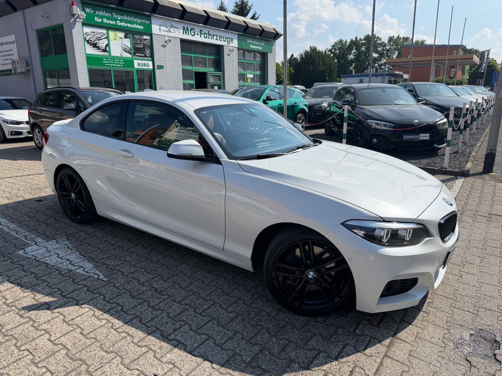 Fahrzeugabbildung BMW 230i Coupe M SPORT AUTOMATIK LED LEDER CAR PLAY