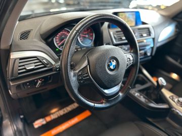 BMW 118 *Sport* Tempo*Navi*2-Hand*Scheckheft*2-Zonen