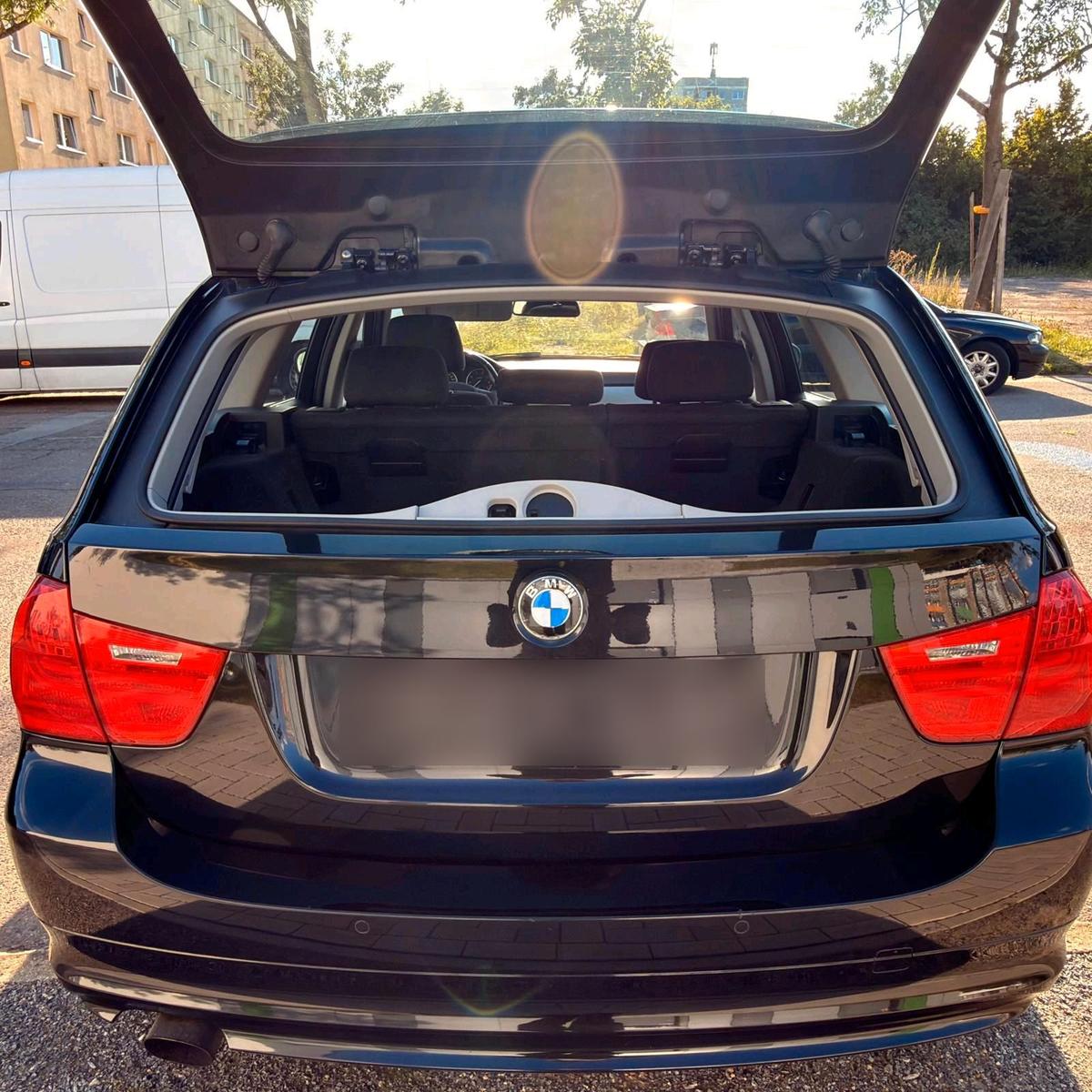BMW 320 2011 — photo 6