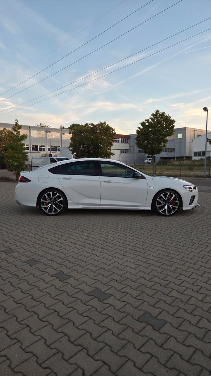 Opel Insignia Grand Sport GSi 2.0 Turbo 4x4 