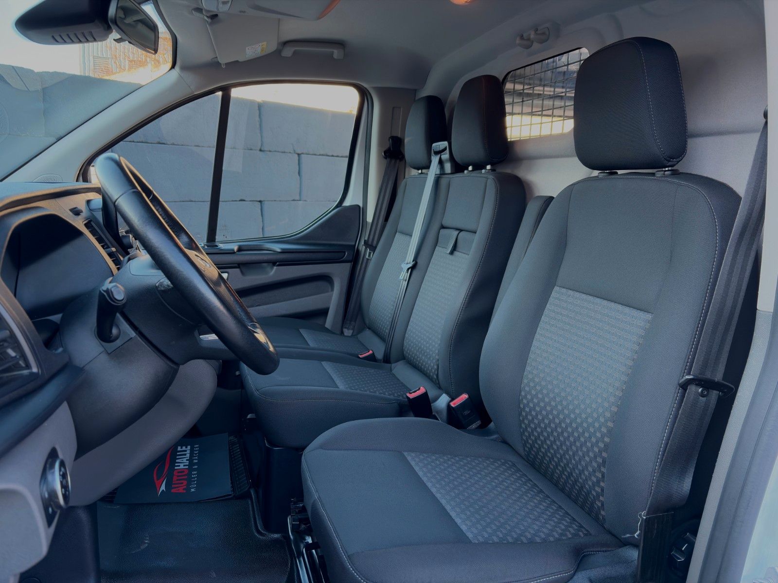 Fahrzeugabbildung Ford Transit Custom Kasten 340 L1 Trend Auto. StHz