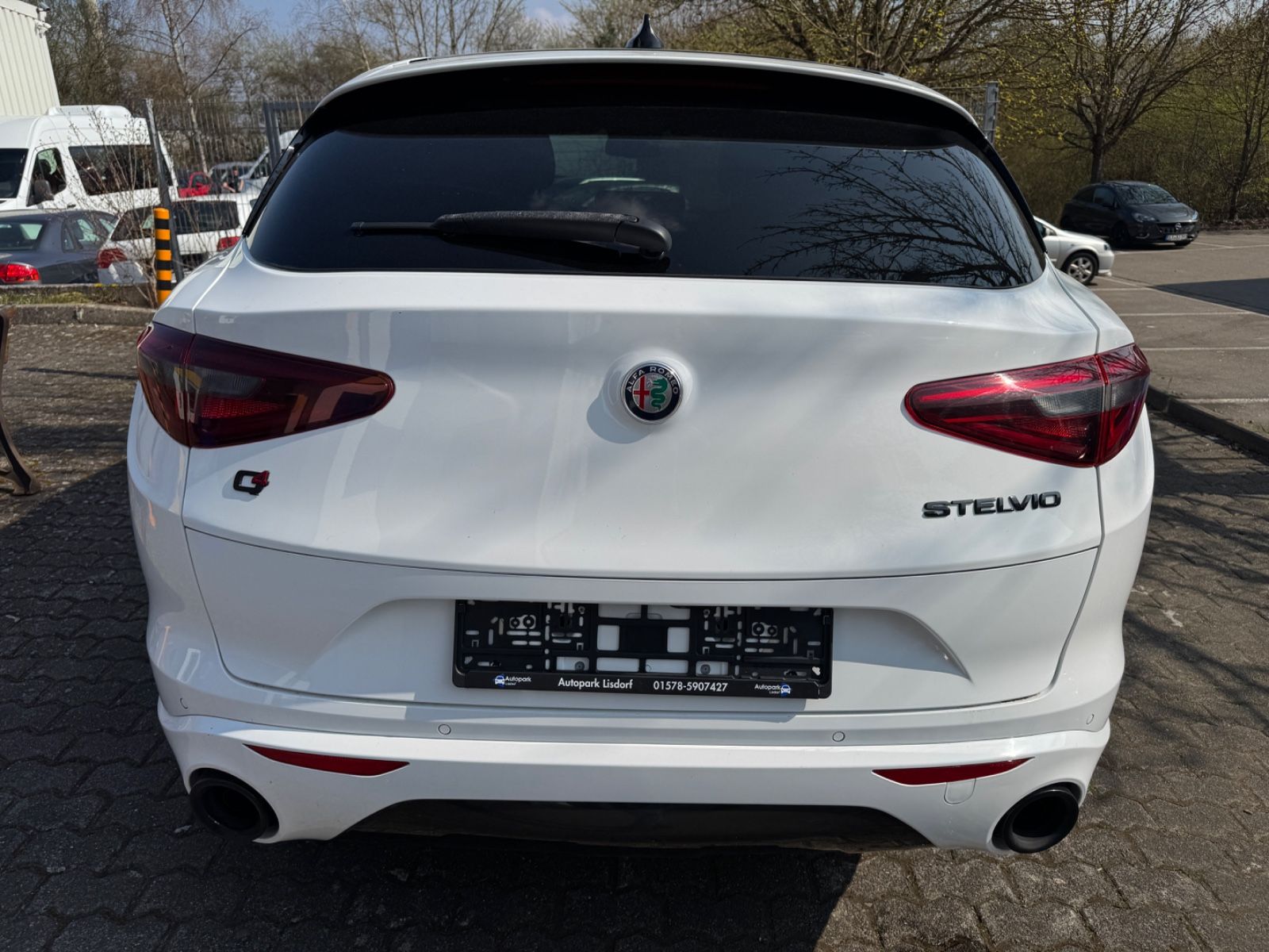 Fahrzeugabbildung Alfa Romeo Stelvio Veloce Q4 Panorama+Leder+LED+Navi+Kamera