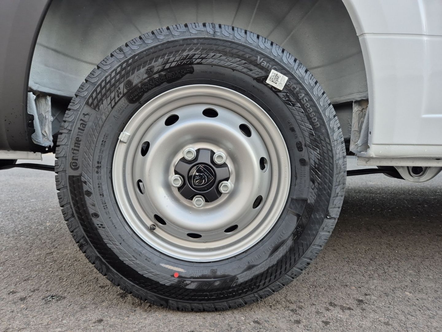 Fahrzeugabbildung Peugeot Boxer KW 35 L3H2 BlueHDi 140 AHK-abn. Navi