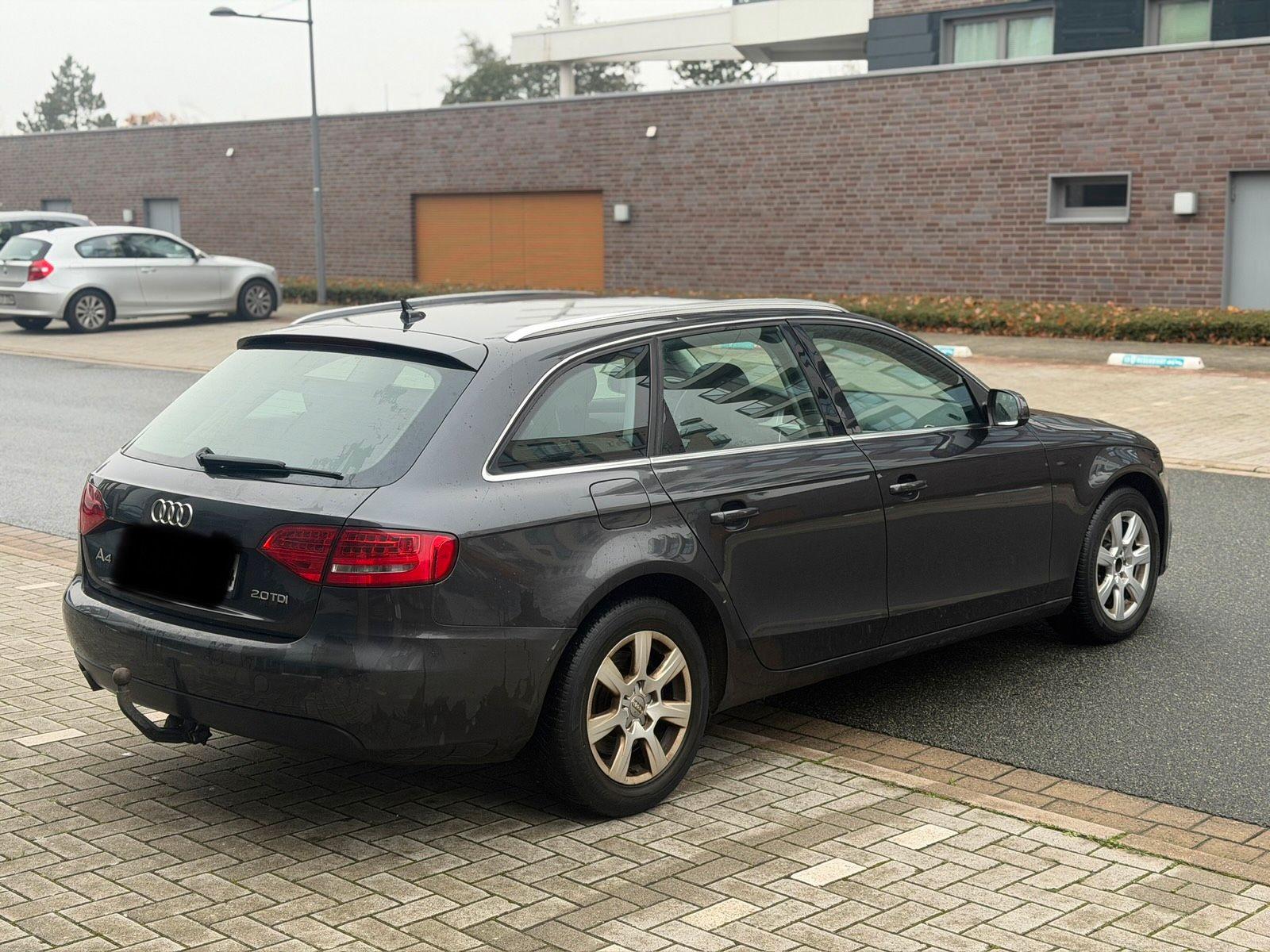 Audi A4 2010 — engine 143 HP (105kW)
