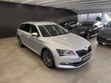 Skoda Superb Combi L&K 4x4*StHz*Keyless*Sitzbelüftung* - silberne Skoda Superb