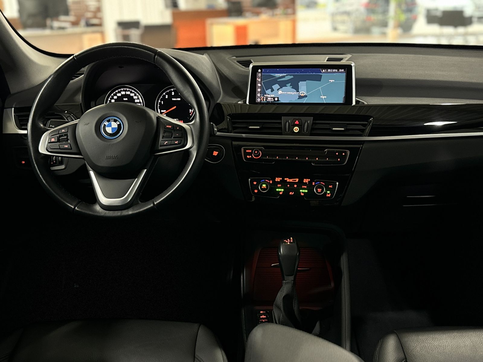 Fahrzeugabbildung BMW X1 xD25e Panorama Kamera DAB Lordos Navi Leder