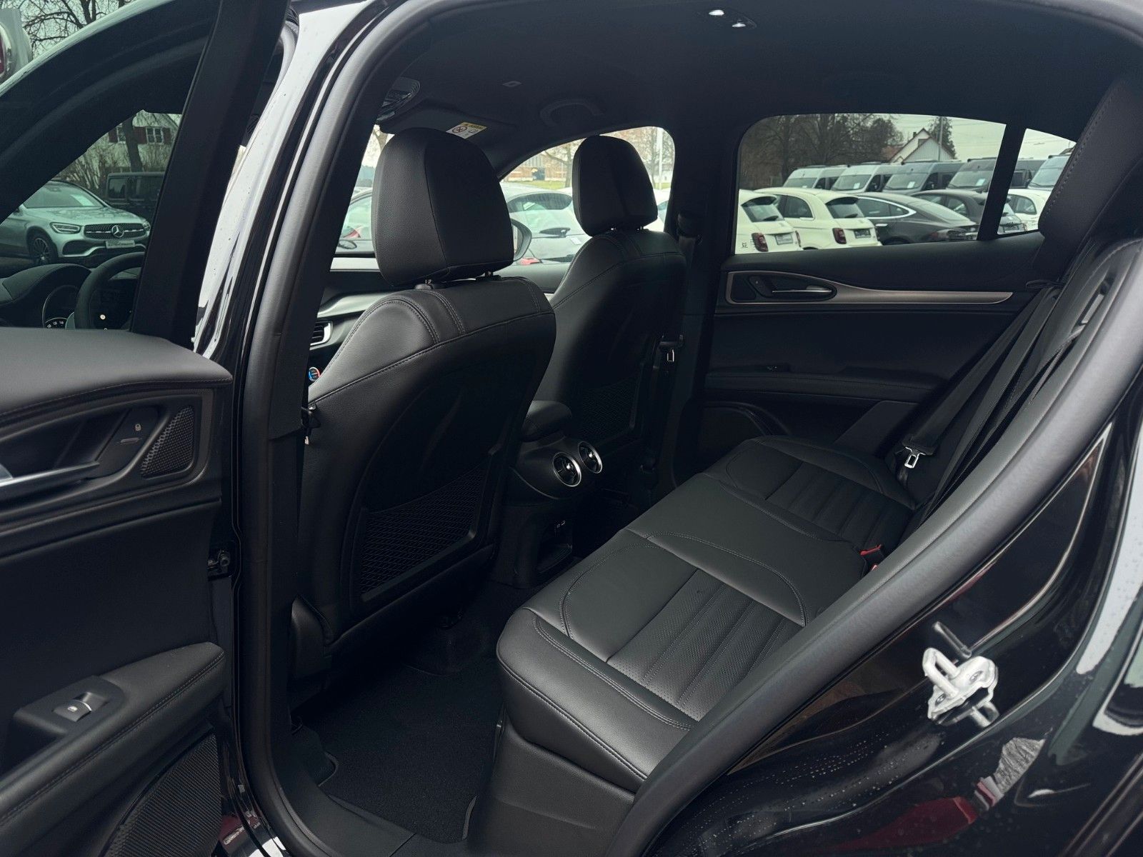 Fahrzeugabbildung Alfa Romeo VELOCE 280 PS AT8 Q4 MEMORY KAMERA LEDER