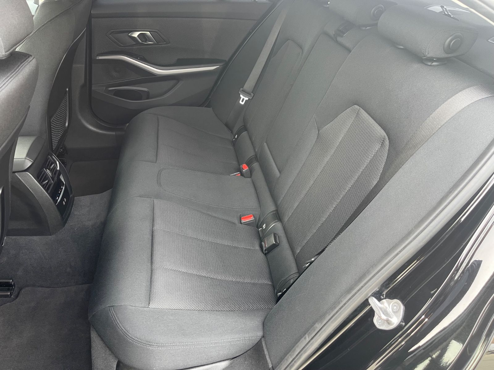 BMW 318 i Limousine Advantage Heckspoiler M-Felgen foto 21