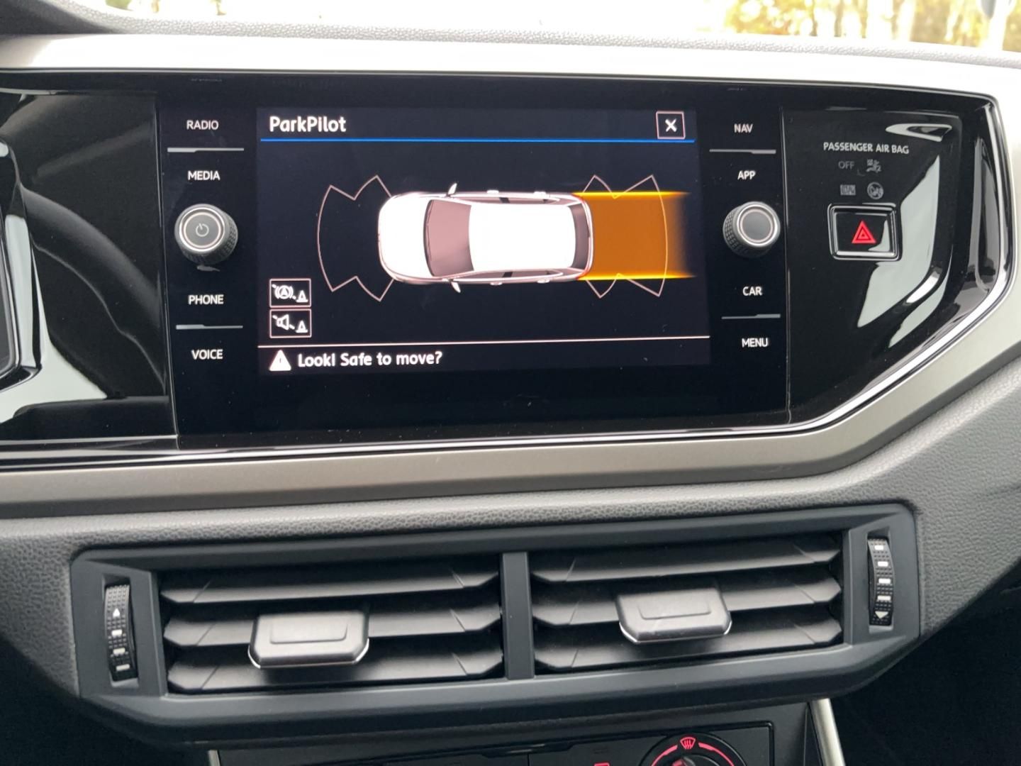 Fahrzeugabbildung Volkswagen Polo Comfortline Comfortline,DSG,,GJR,Klima,Navi