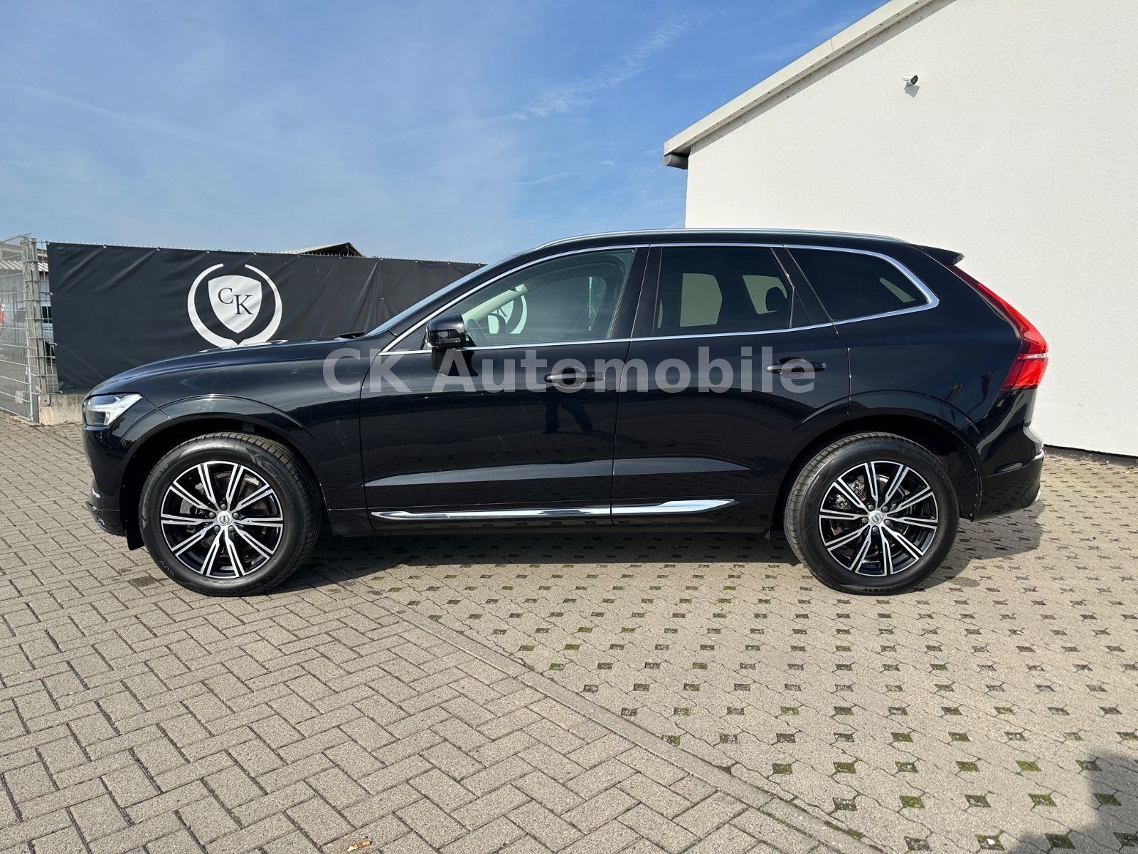 Fahrzeugabbildung Volvo XC60 B4 Inscription 2WD/Leder/Pano/LED/BLIS/360°