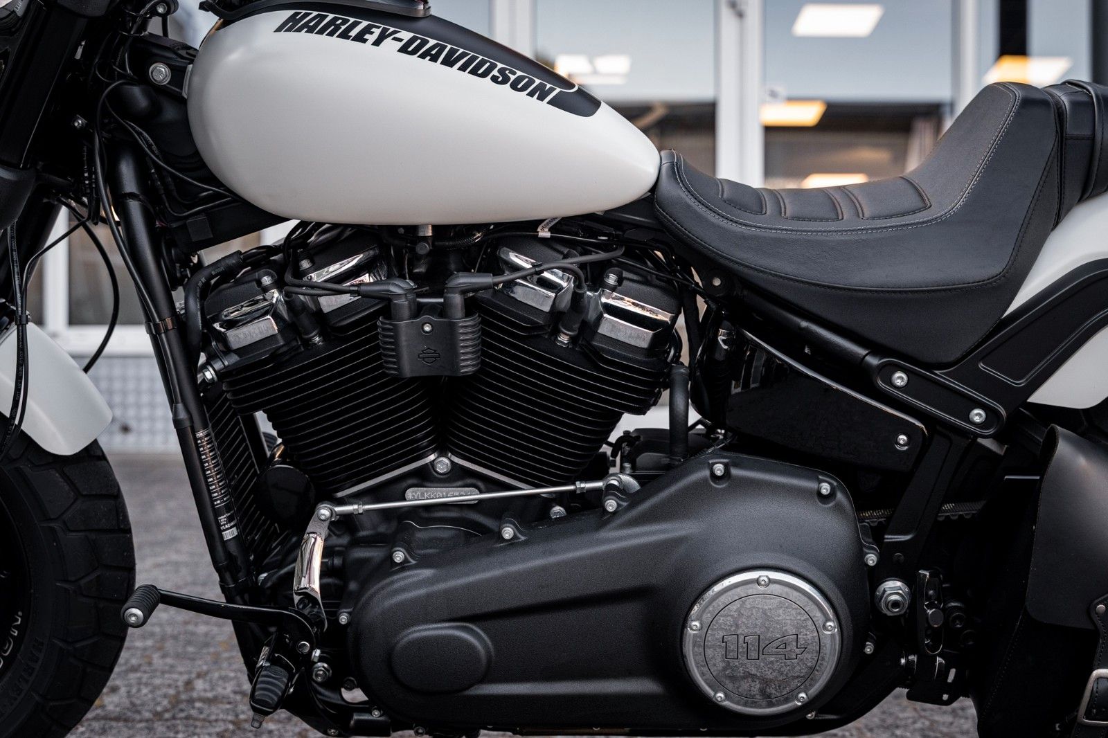 Fahrzeugabbildung Harley-Davidson FXFBS FAT BOB 114 CUI SOFTAIL - Jekill & Hyde