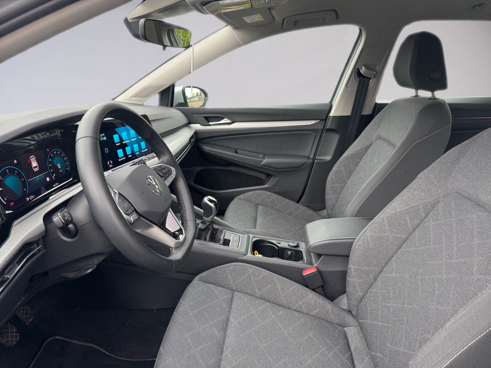 Fahrzeugabbildung Volkswagen Golf VIII Variant Life 2.0 TDI