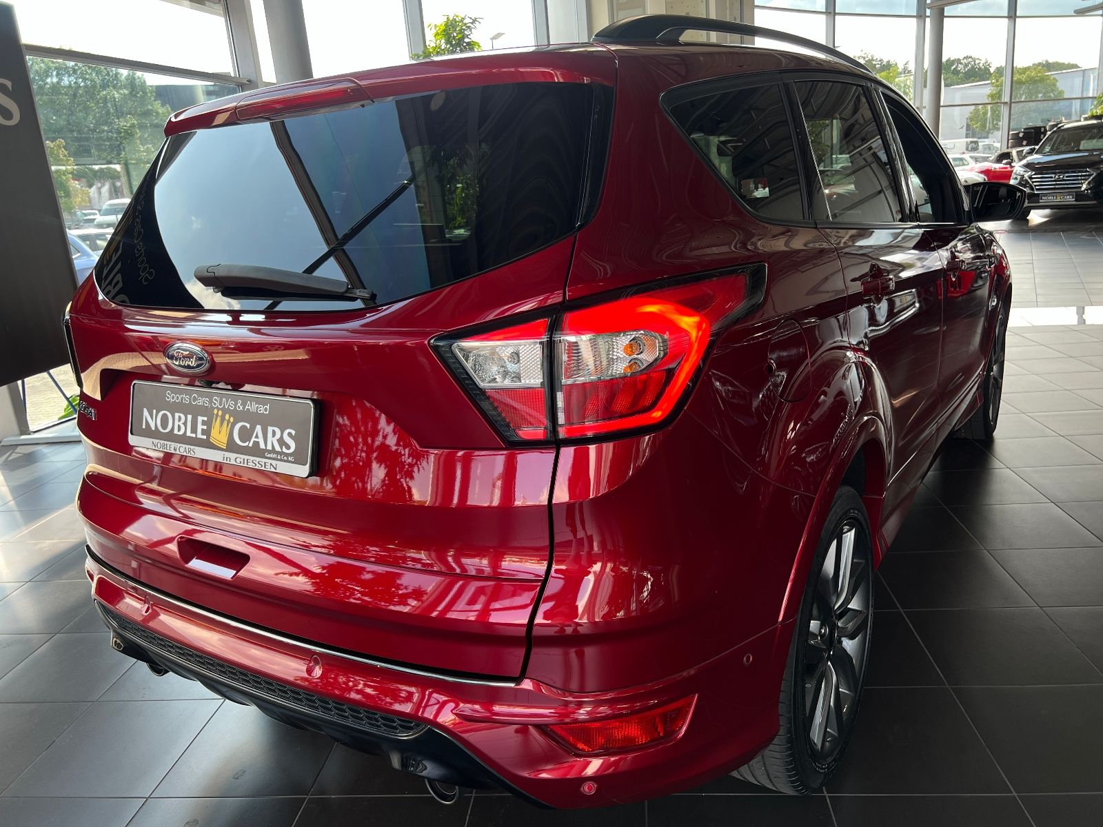 Fahrzeugabbildung Ford Kuga ST-Line PANO SONY RFK ACC