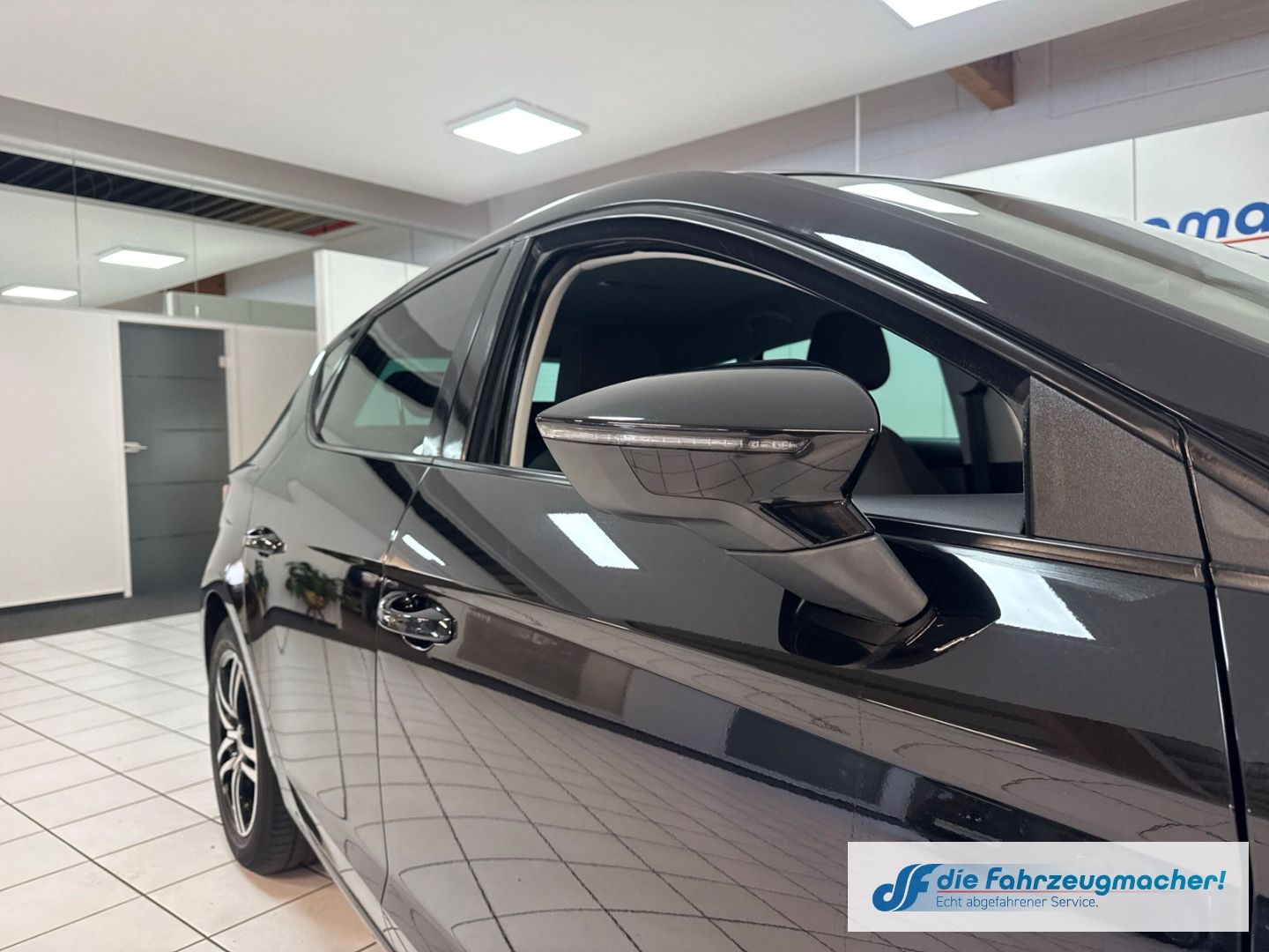 Fahrzeugabbildung SEAT Leon Ecomotive Style Navi LED Sperrdiff. Mehrzon