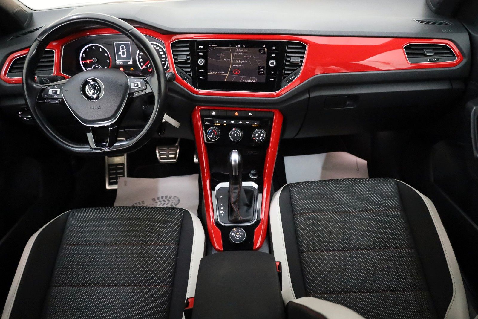 Fahrzeugabbildung Volkswagen T-Roc Sport 4M Navi,ACC,SH,PDC,Apple CarPlay,+WR