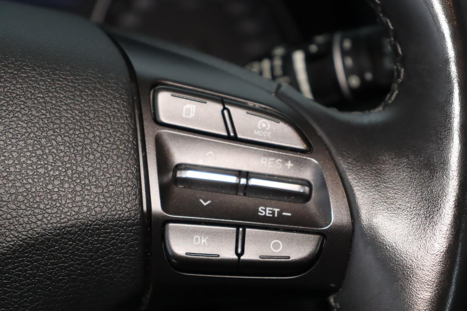 Hyundai i30 1.4i * SHZ * Navi * DAB+ * Klima * YES!