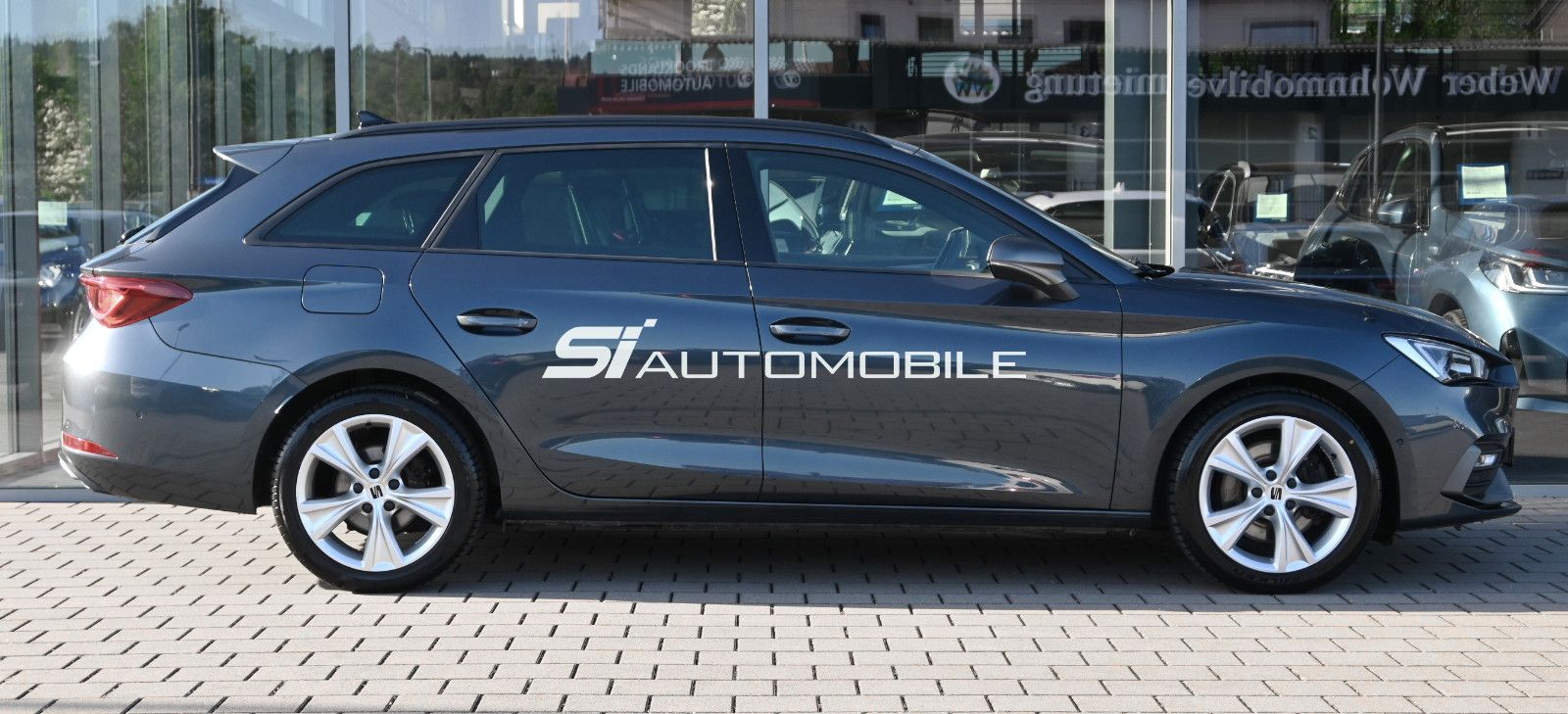 Fahrzeugabbildung SEAT Leon 2.0 TDI FR DSG Sportstourer °AHK°STANDHEIZ°