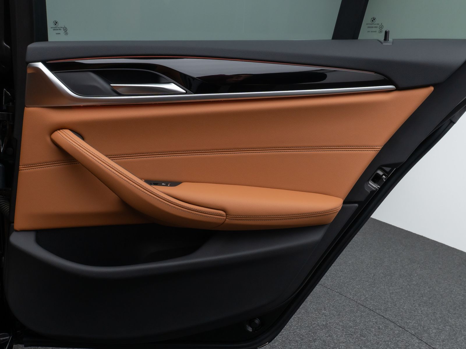 Fahrzeugabbildung BMW 520d Panorama Kamera DAB HiFi AHK M Sport Alarm