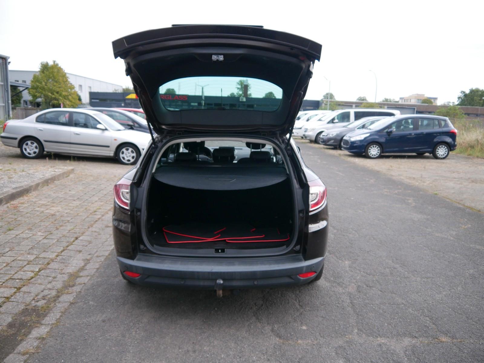 Renault Megane 2011 — photo 7