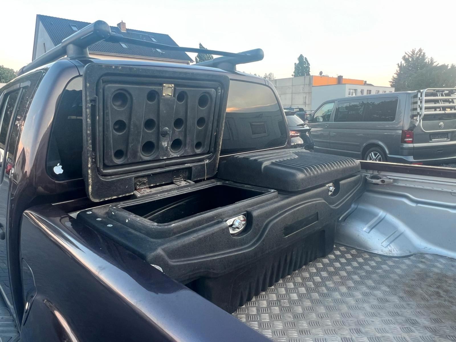 NISSAN NAVARA 2.5 DCI 190 CH 4X4 DOUBLE CAB LE BVA – GPS – SIÈGES CHAUFFANTS – CAMÉRA – ATTELAGE