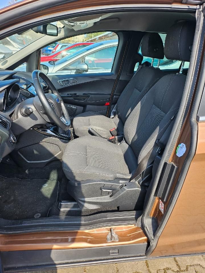 Fahrzeugabbildung Ford B-MAX Titanium klappernder Motor