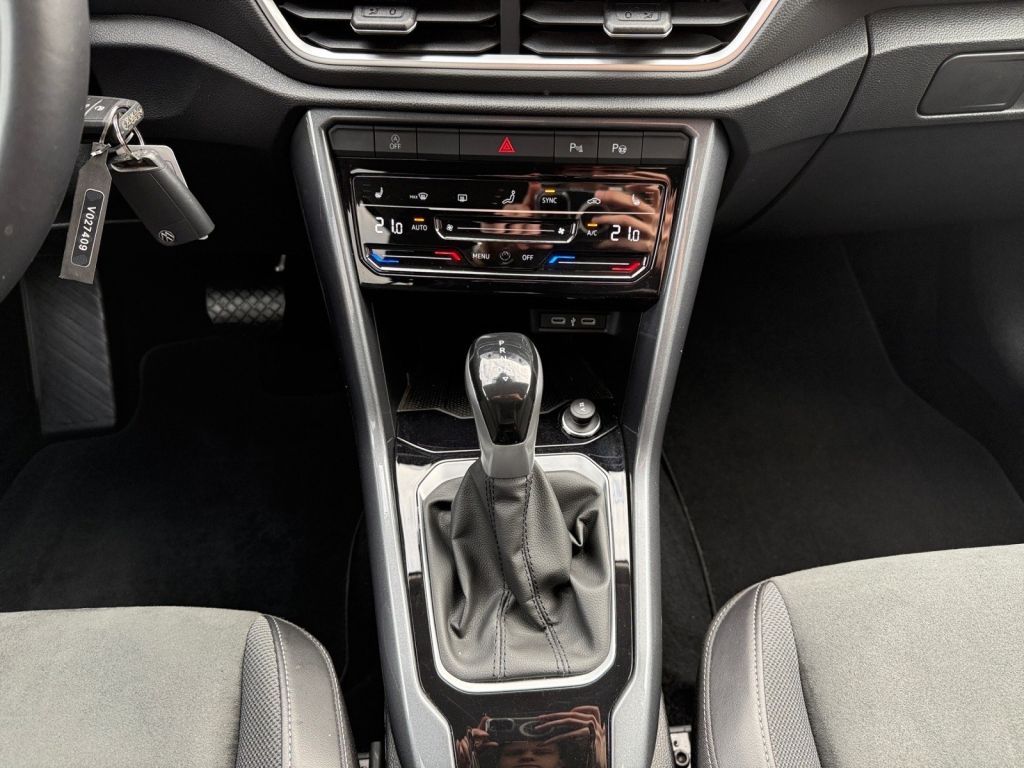 Fahrzeugabbildung Volkswagen T-Roc 1.5 TSI OPF DSG Style