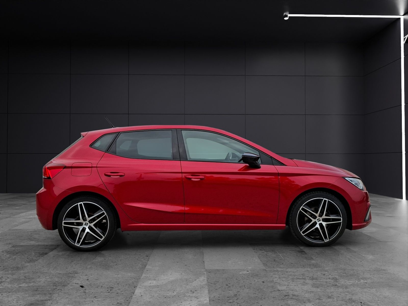 Fahrzeugabbildung SEAT Ibiza TSI FR-Line DSG LED Navi AID ACC RFK SH 18
