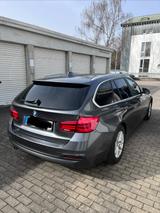 BMW 318i Touring Luxury Line Auto Luxury Line - BMW 318 von privat