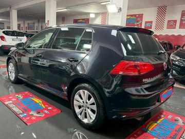 Volkswagen Golf - 8