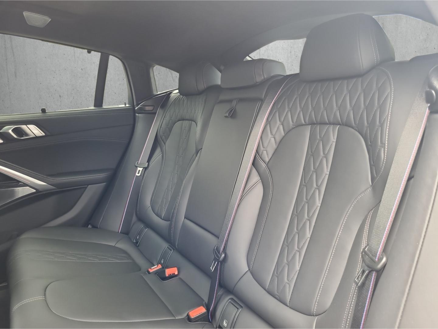 BMW X6 M60 xDrive Sportpaket HUD AD StandHZG AHK-kla