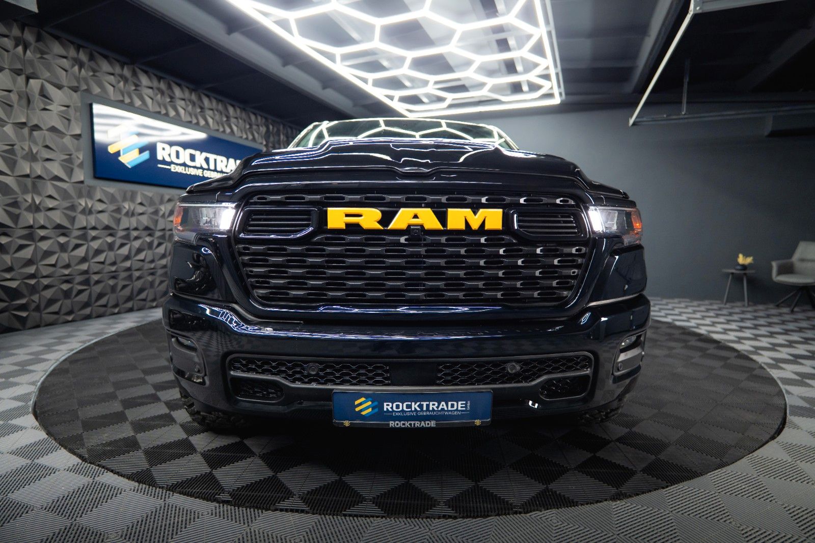 Fahrzeugabbildung Dodge RAM 3.0 MY 25 TWIN TURBO Offroad Night ACC 19%