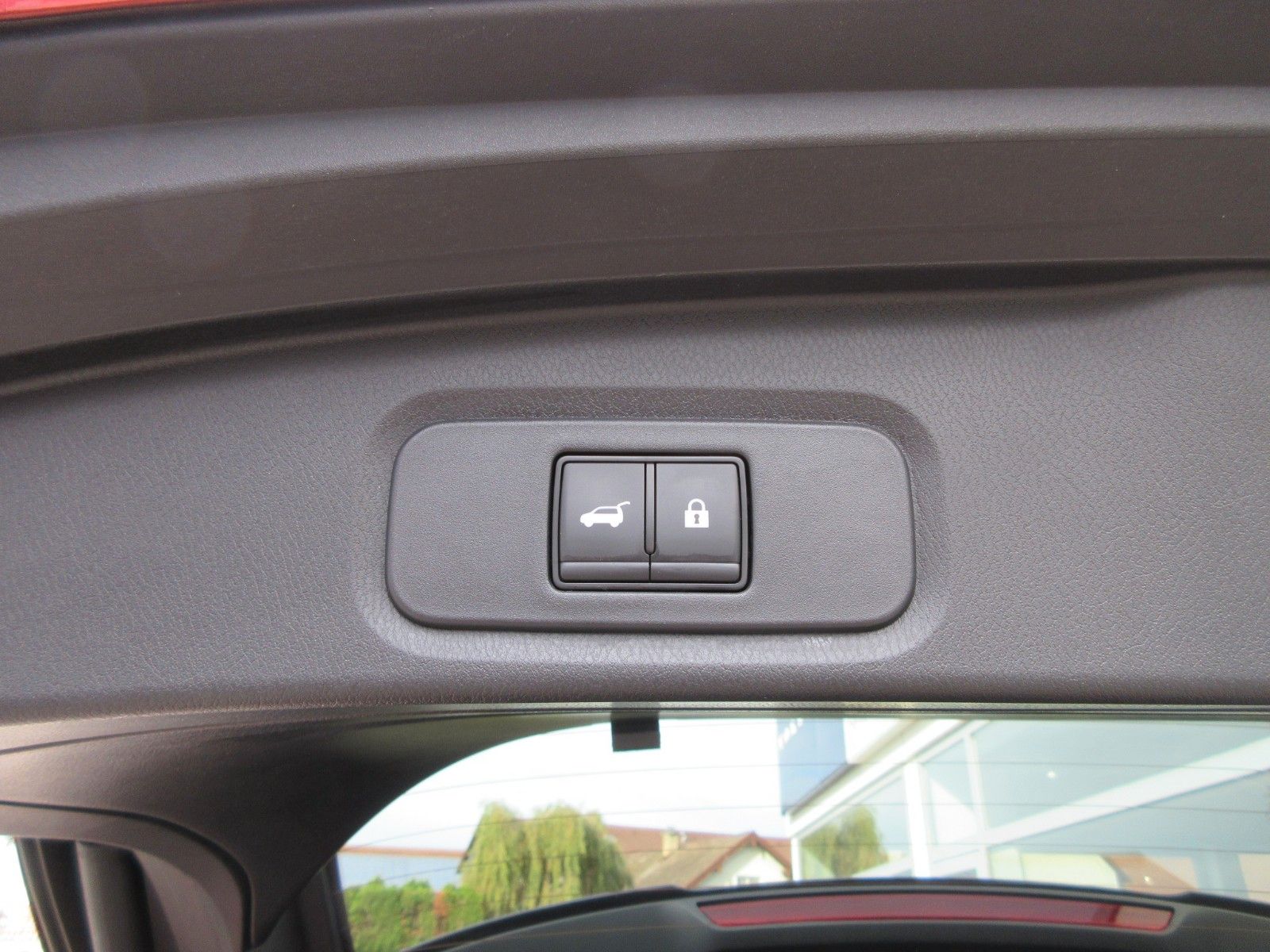 Fahrzeugabbildung Nissan Qashqai 1.3 Xtronic Automatik | Tekna+