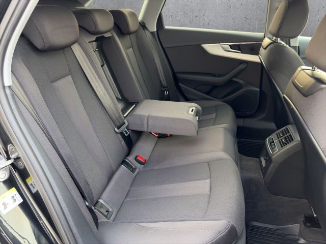 A4 Avant 40 TFSI S-line/LED/NAVI/SHZ/PDC/GRA