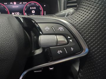 Skoda Karoq Sportline 1.5 Matrix+AHK+Panodach+Kamera