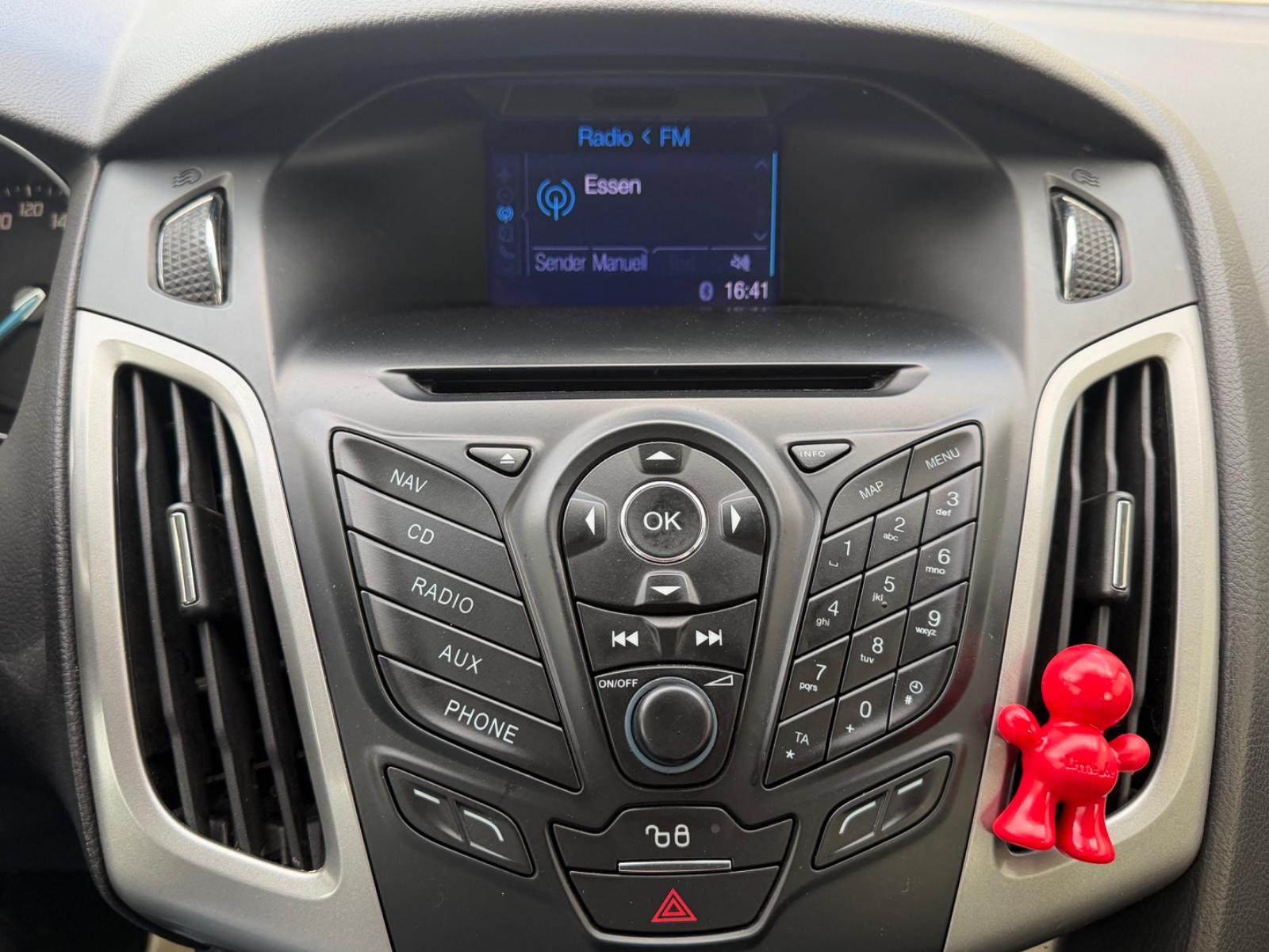 Ford Focus 2012 — photo 12