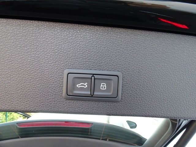 Q2 35 TFSI S-tronic advanced / Matrix LED