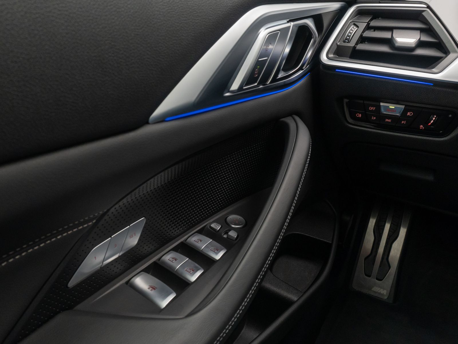 Fahrzeugabbildung BMW M4 Competition Cabrio DAB Laser HUD Alarm 19Zoll