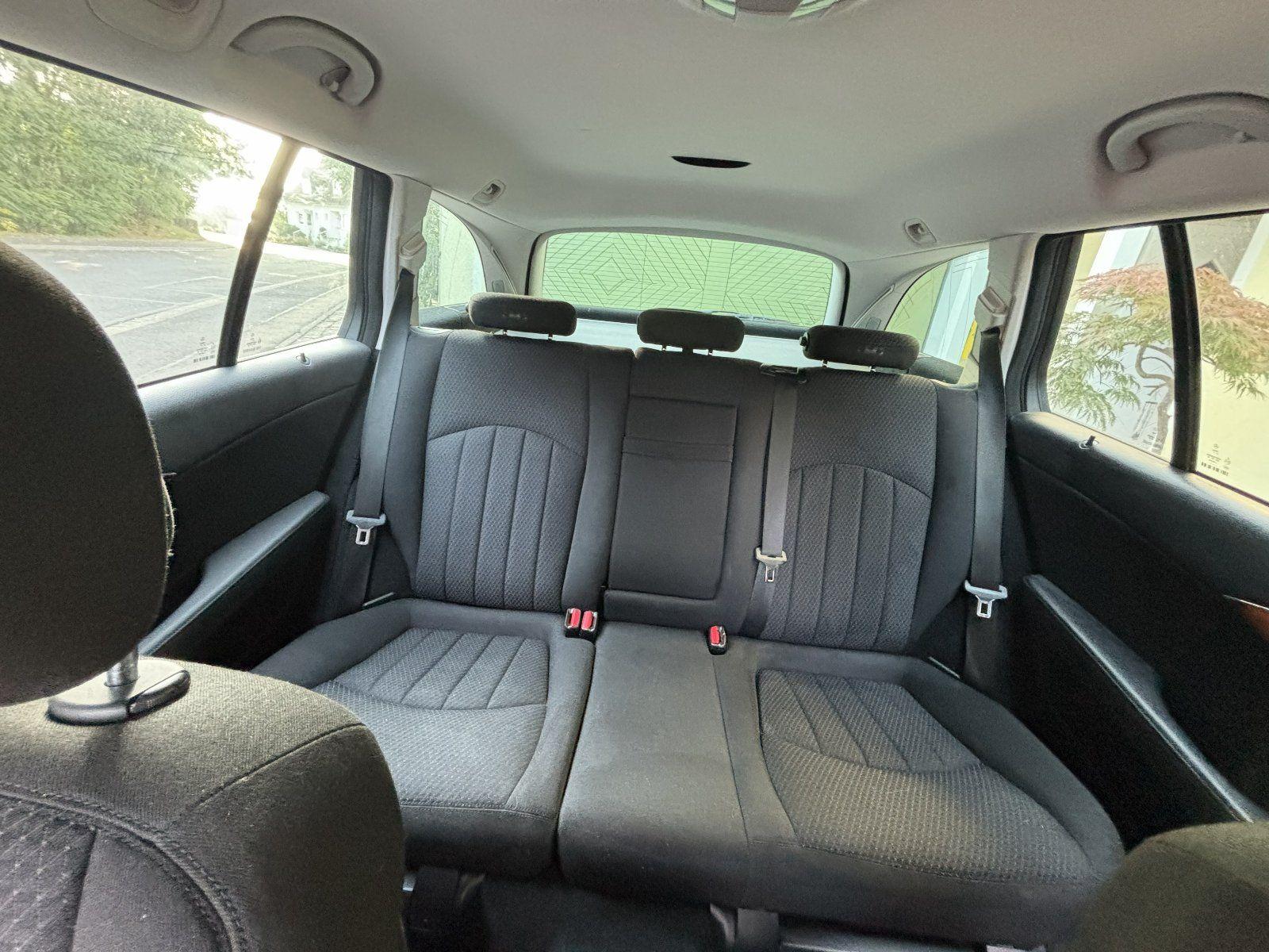 Mercedes-Benz E220 2006 — photo 10