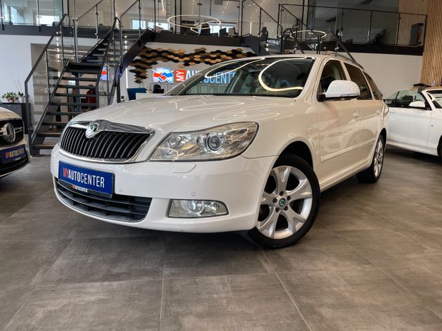 Skoda Octavia Combi Elegance DSG *NAVI*XENON*PDC*