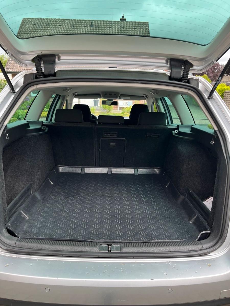 Volkswagen Passat 2009 — photo 13